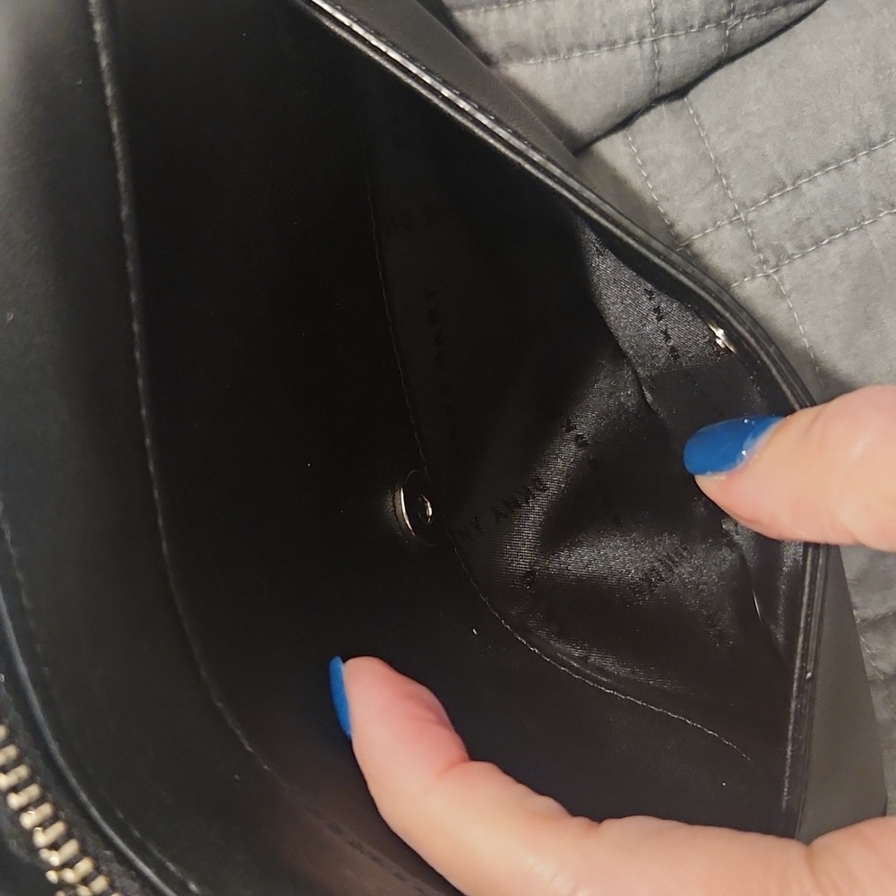 DKNY Black Crossbody Camera Style Bag - Picture 3 of 12